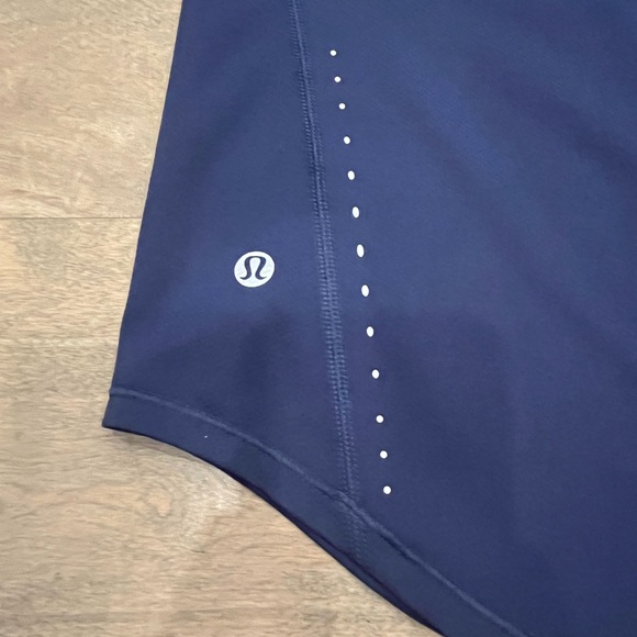 women’s lululemon athletic t shirt - Picture 3 of 3